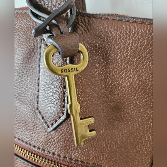 Fossil Fiona Leather Tote - Picture 3 of 12